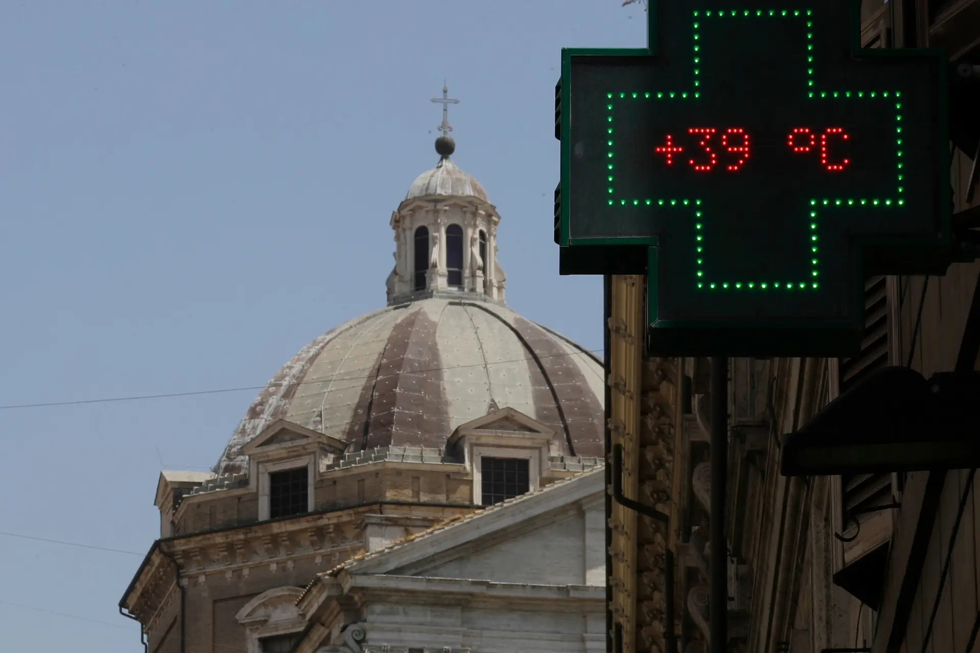 Onda de calor "Lucifer" paira na Europa