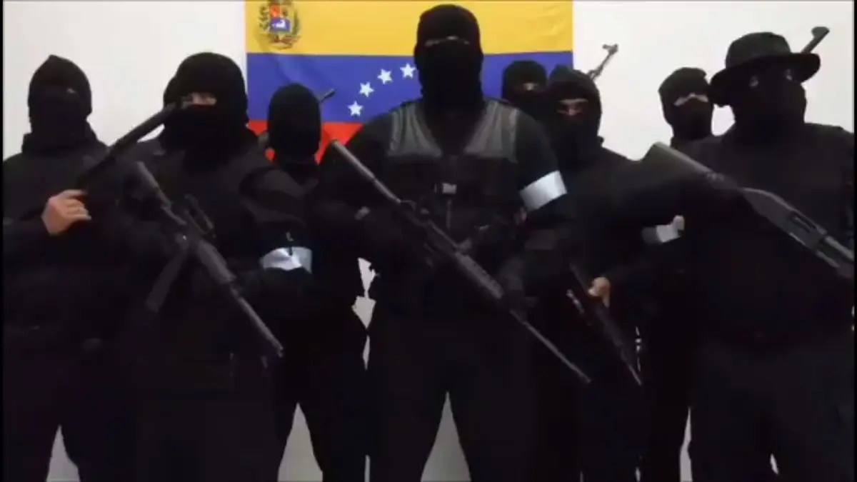 O grupo "Resistência" armado durante o apelo.