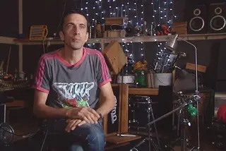 À conversa com Manel Cruz, que este sábado atua no festival O Sol da Caparica