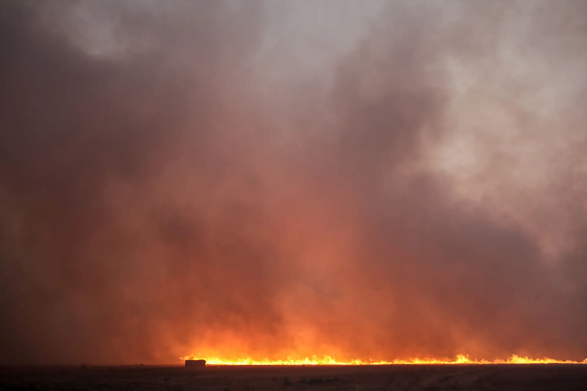 Marinha envia cerca de 100 militares para ajudar no combate aos fogos