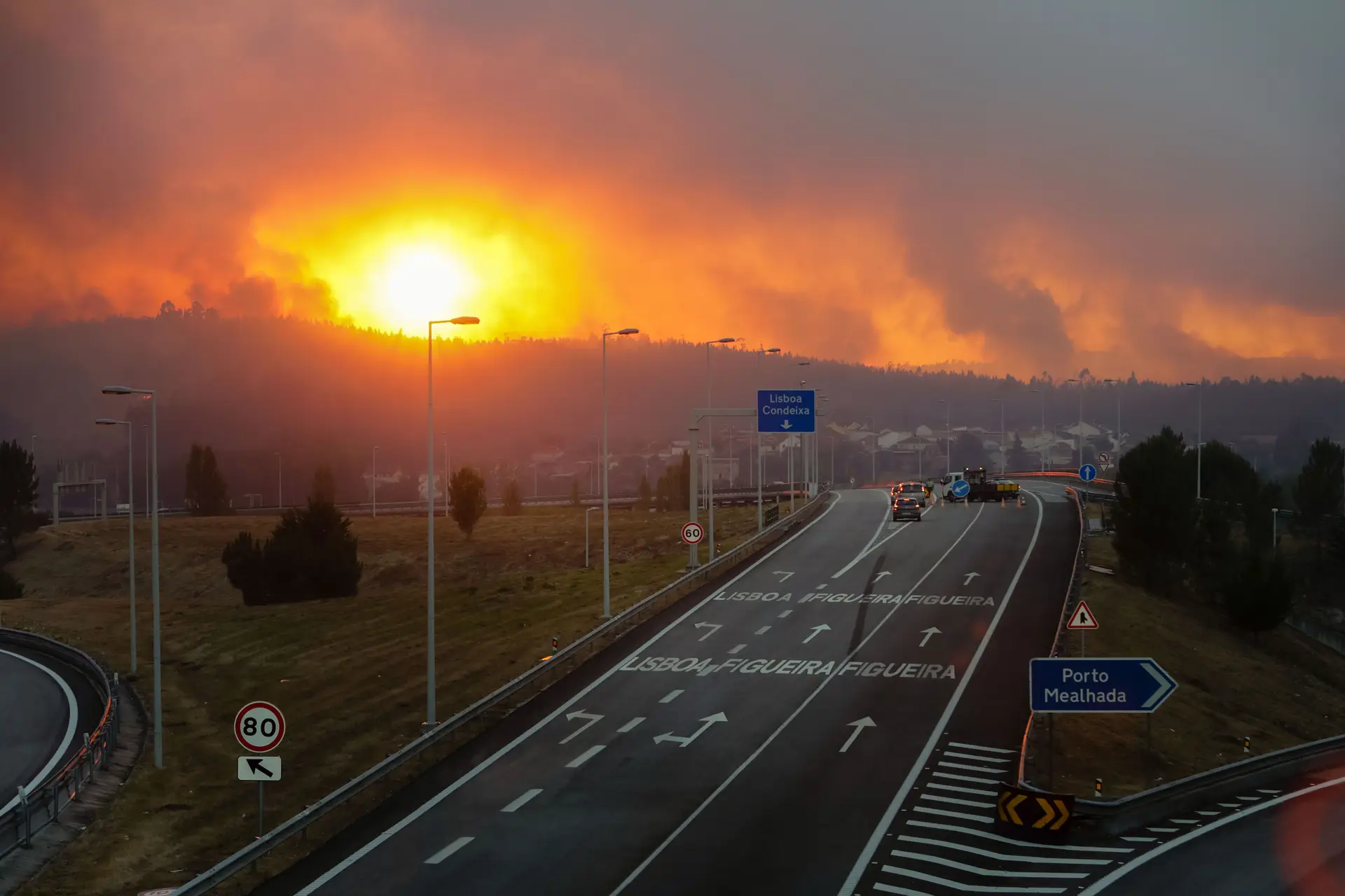 Incêndios obrigaram a corte de autoestradas