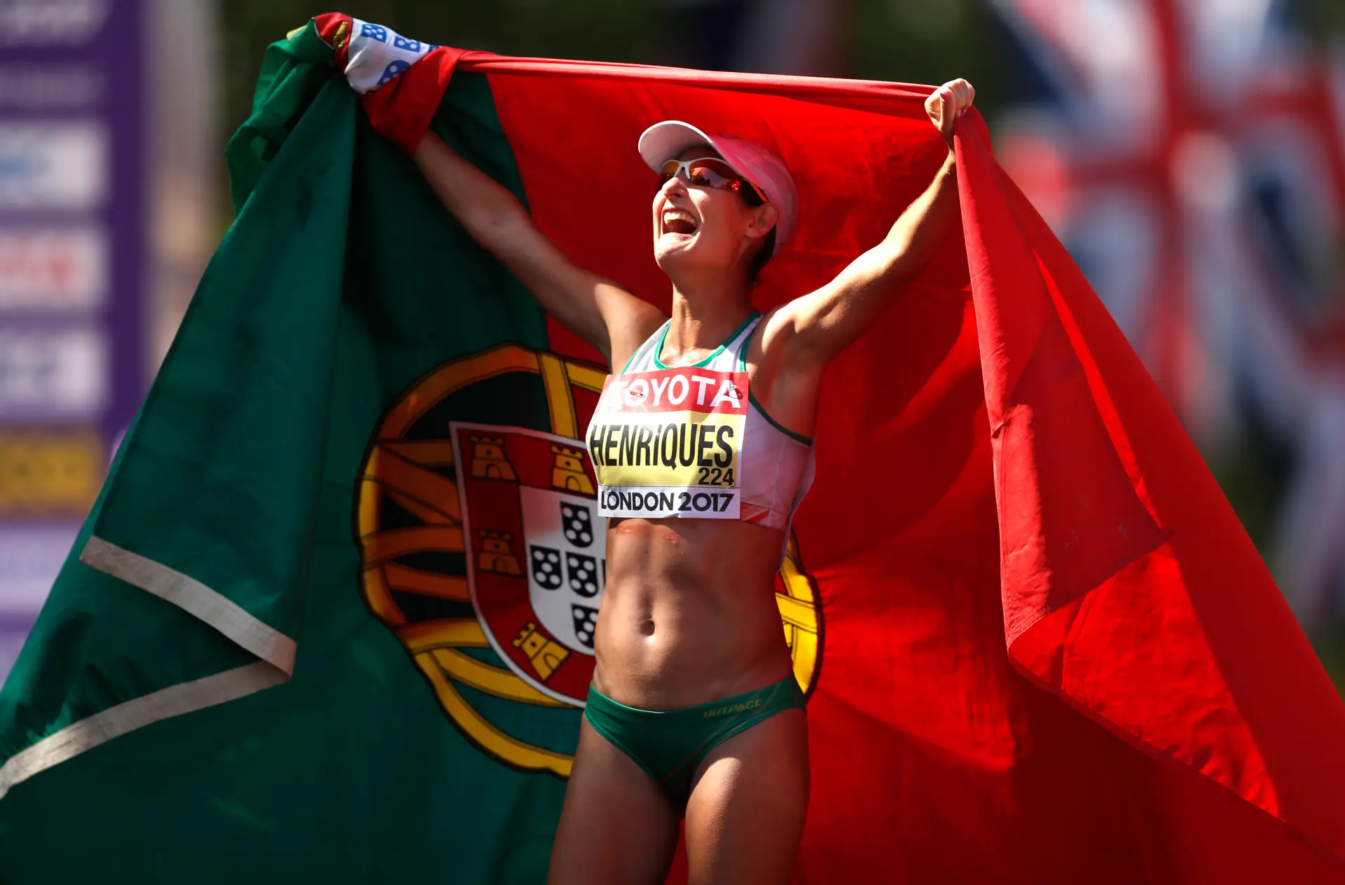 Inês Henriques conquista ouro nos 50 km marcha com novo recorde