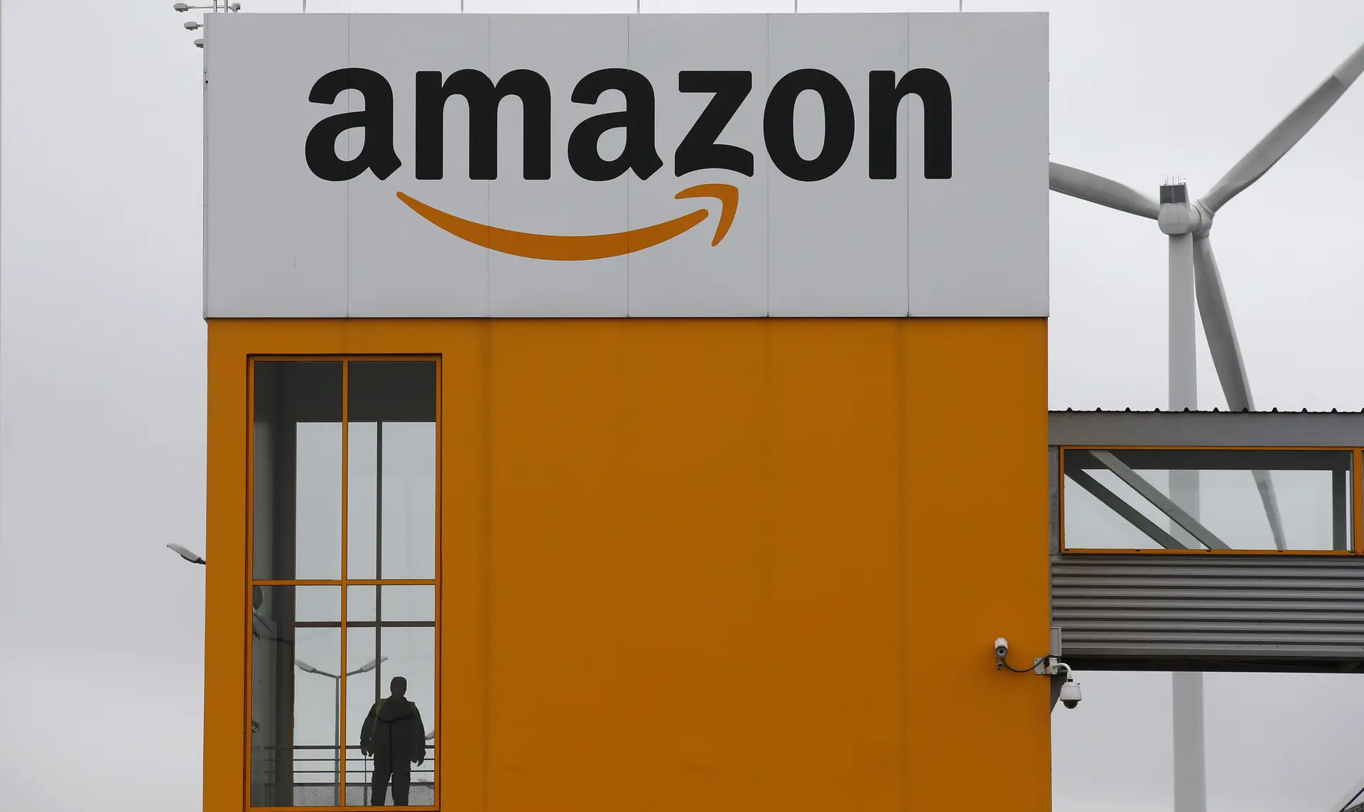 Trump acusa Amazon de destruir pequenos comerciantes