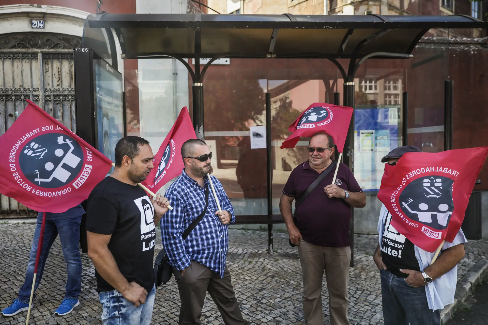 Funcionários da EMEF voltam a protestar hoje em frente ao Conselho de Ministros