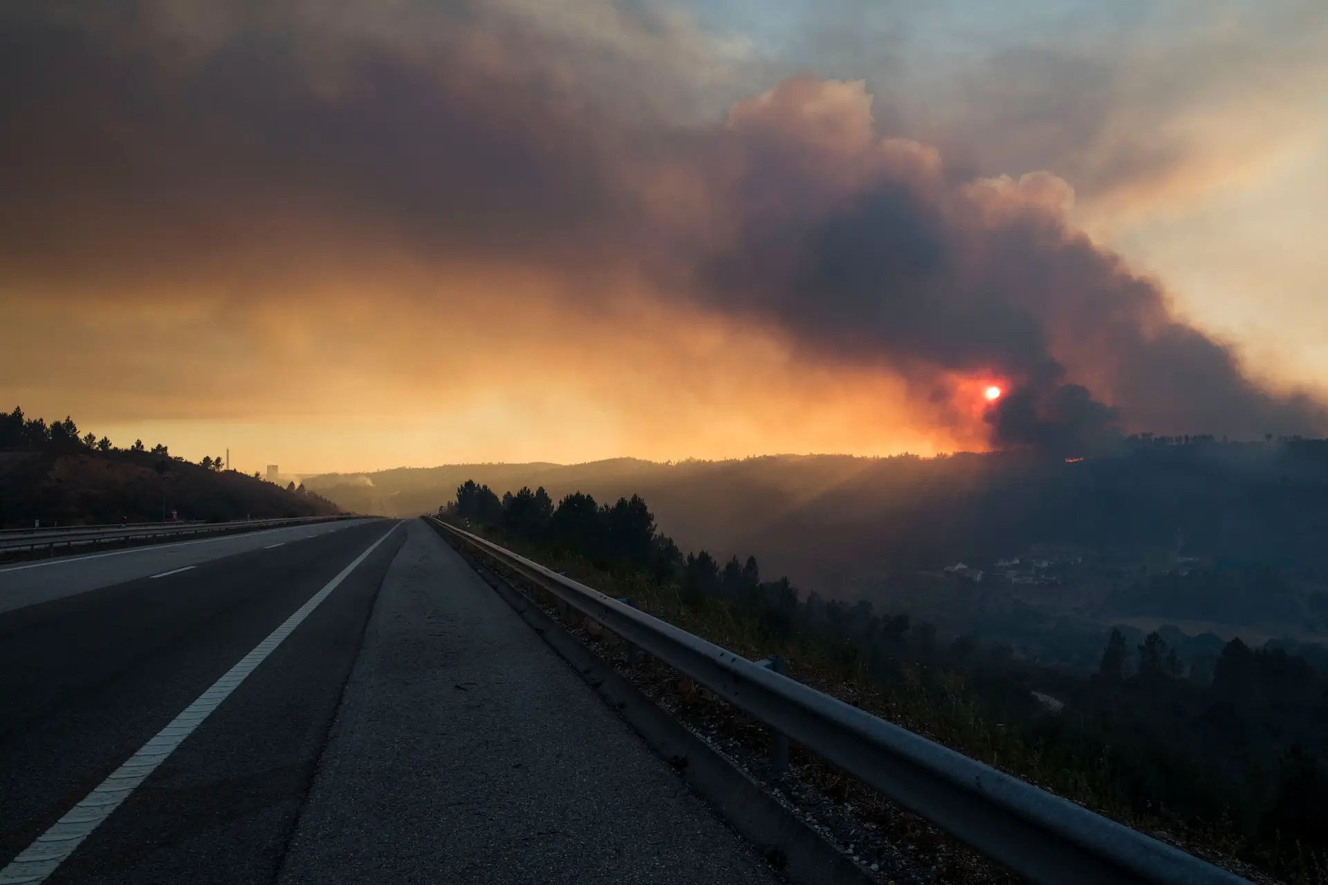 Proibido lançamento de material pirotécnico