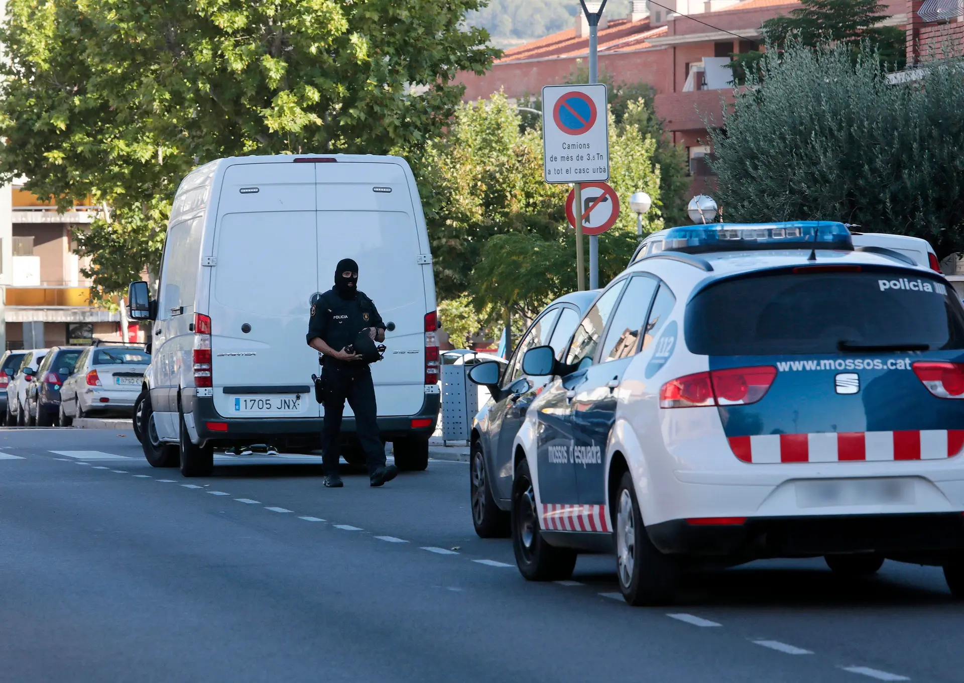 Detidos em França três homens com ligação aos autores do atentado de Barcelona