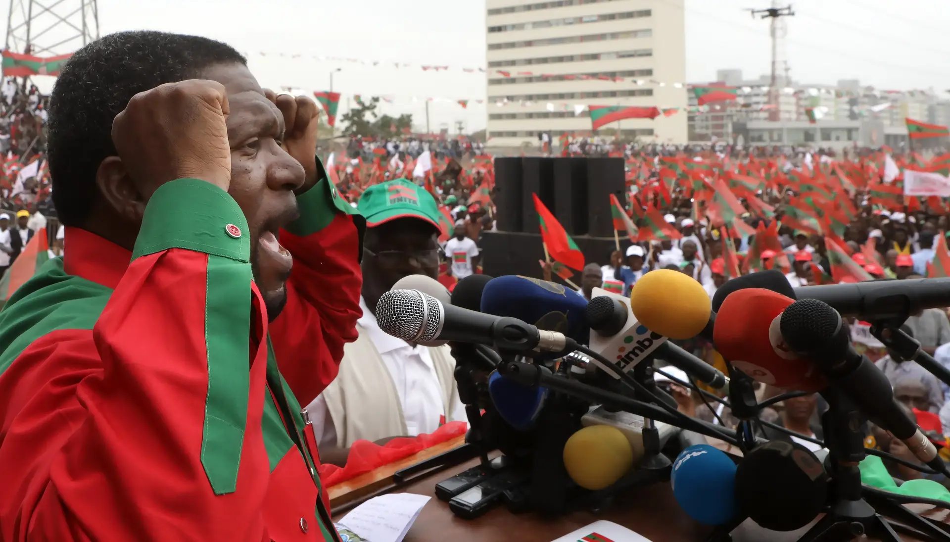 O candidato à presidência angolana pelo partido da União Nacional para a Independência Total de Angola, Isaías Samakuva, durante a campanha eleitoral.