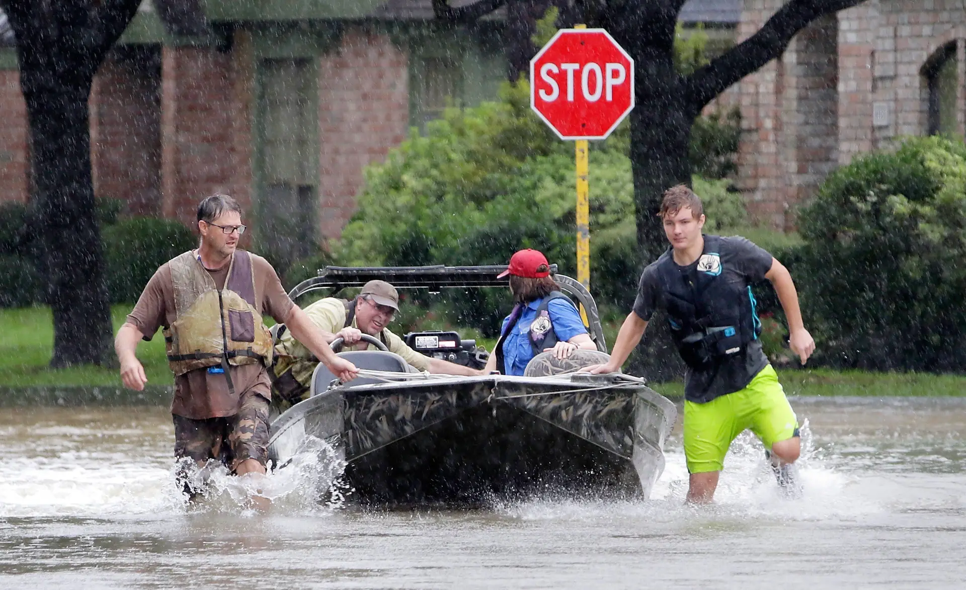 Mil resgatados nas últimas oito horas devido à tempestade tropical Harvey