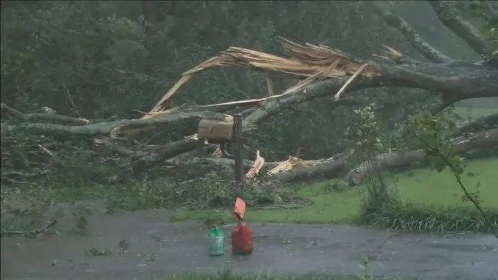 Tennessee atingido pelas chuvas fortes do furacão Harvey