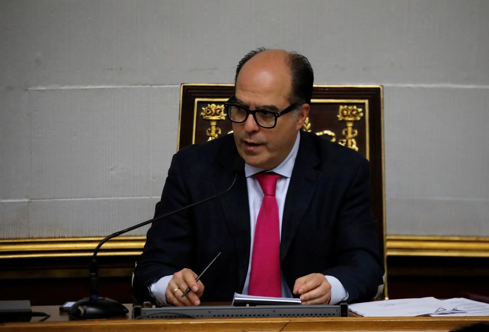 Líder do parlamento da Venezuela vai reunir-se com Macron, Merkel, May e Rajoy