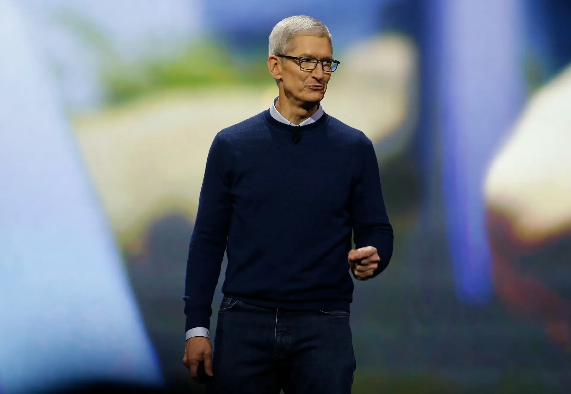 Presidente da Apple expressa apoio a jovens imigrantes que Trump pondera deportar