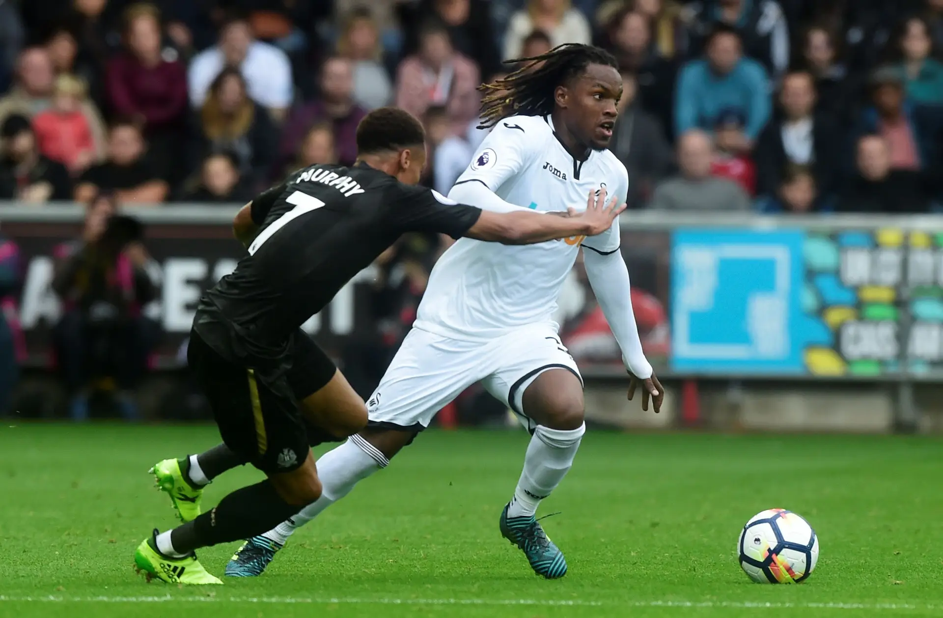 Swansea perde em casa na estreia de Renato Sanches