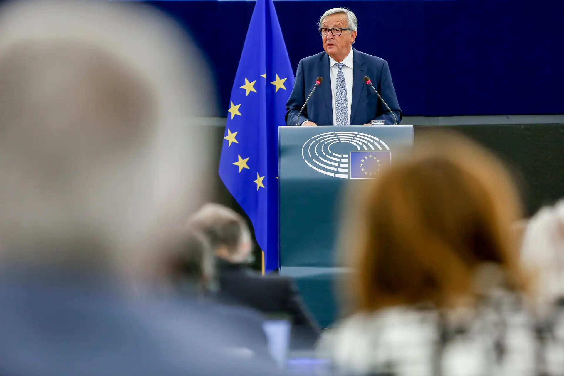 Comissão Europeia está do lado da lei no que respeita à Catalunha, diz Juncker