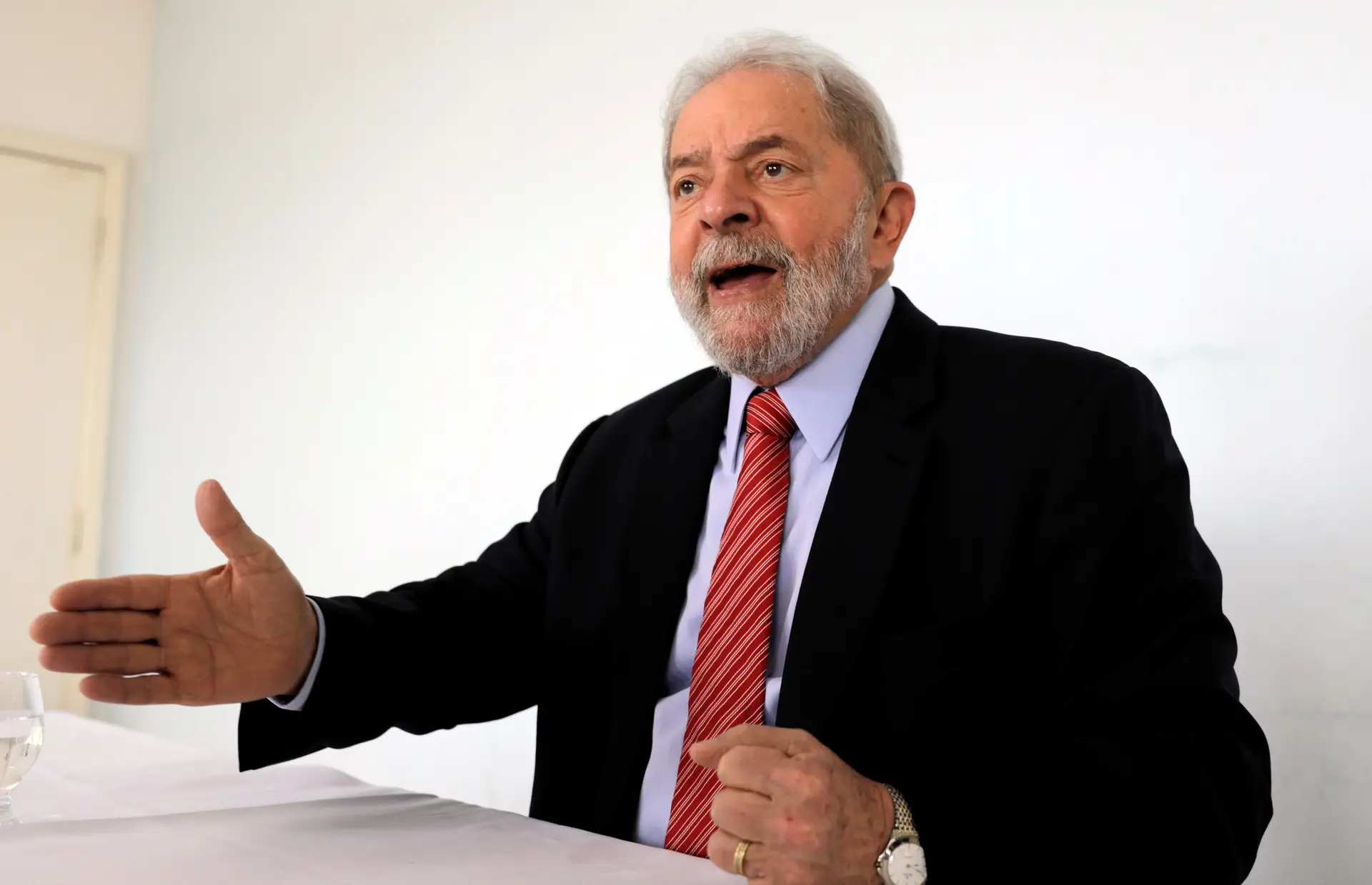 Lula da Silva afirma que será candidato nas próximas presidenciais do Brasil