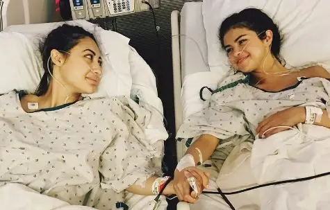 Selena Gomez fez transplante de rim doado por amiga