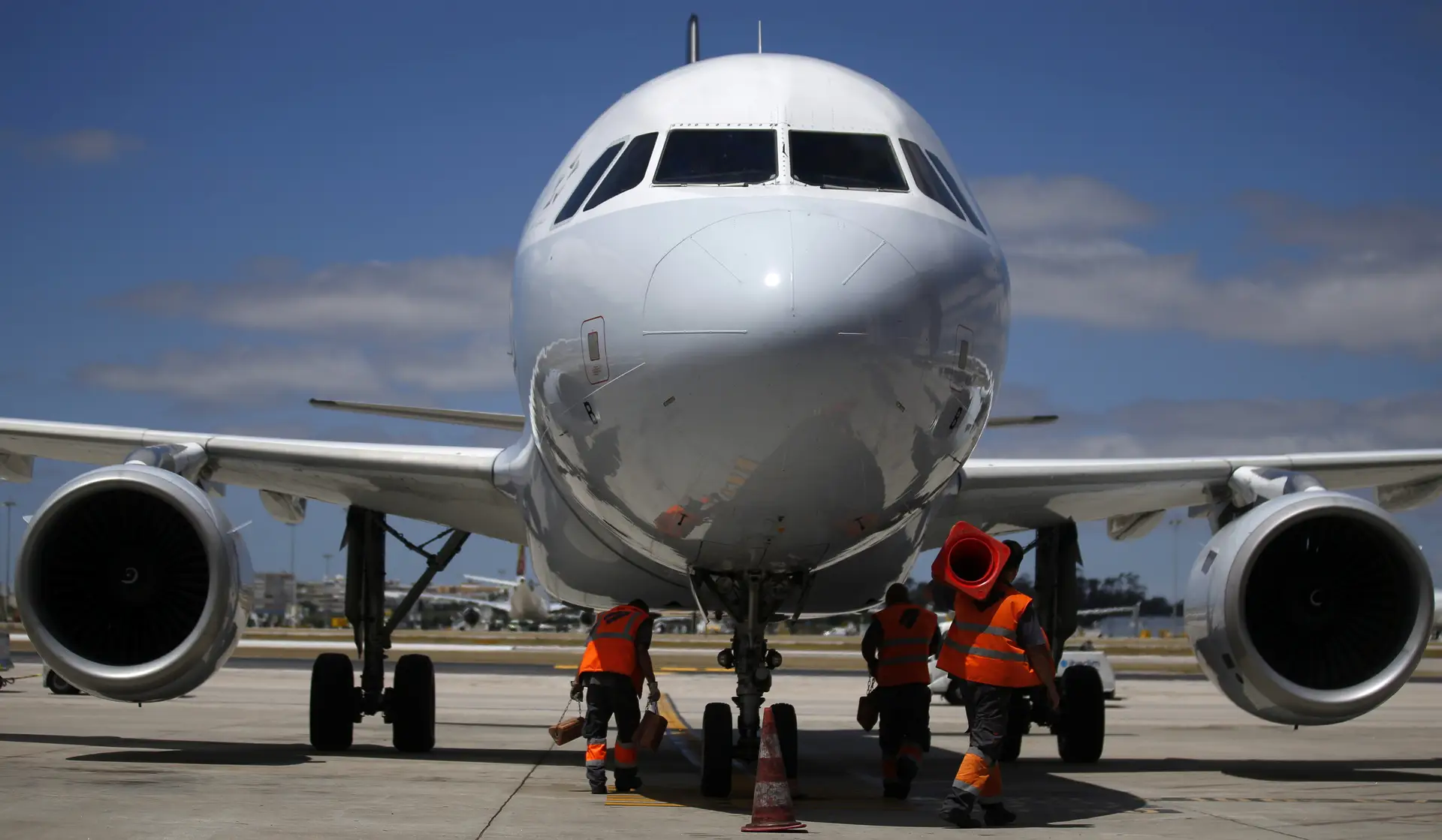 Passageiros afetados por atrasos ou cancelamentos de voos têm direito a compensações