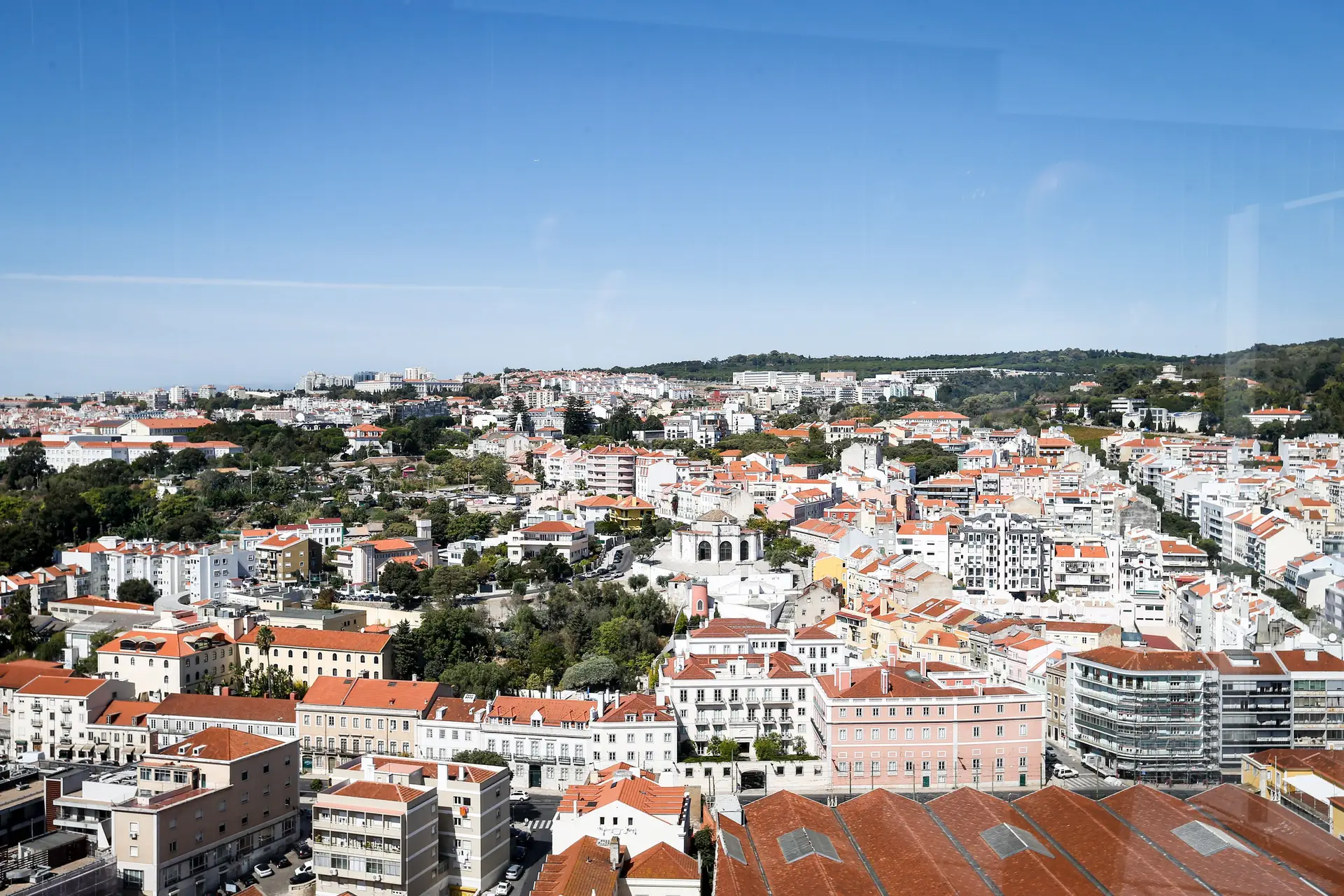 Cerca de 6.500 alojamentos locais ilegais registados este ano