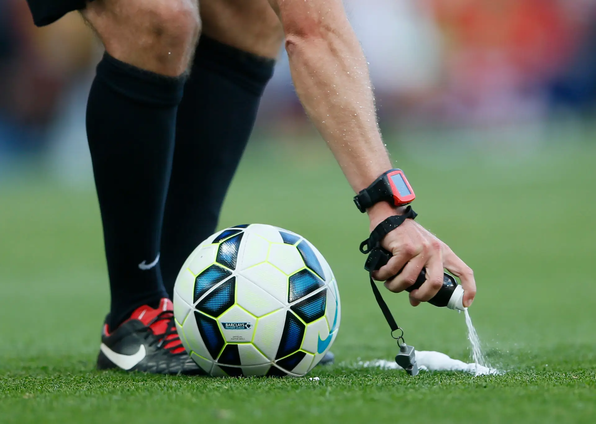 Premier League pode regressar em junho