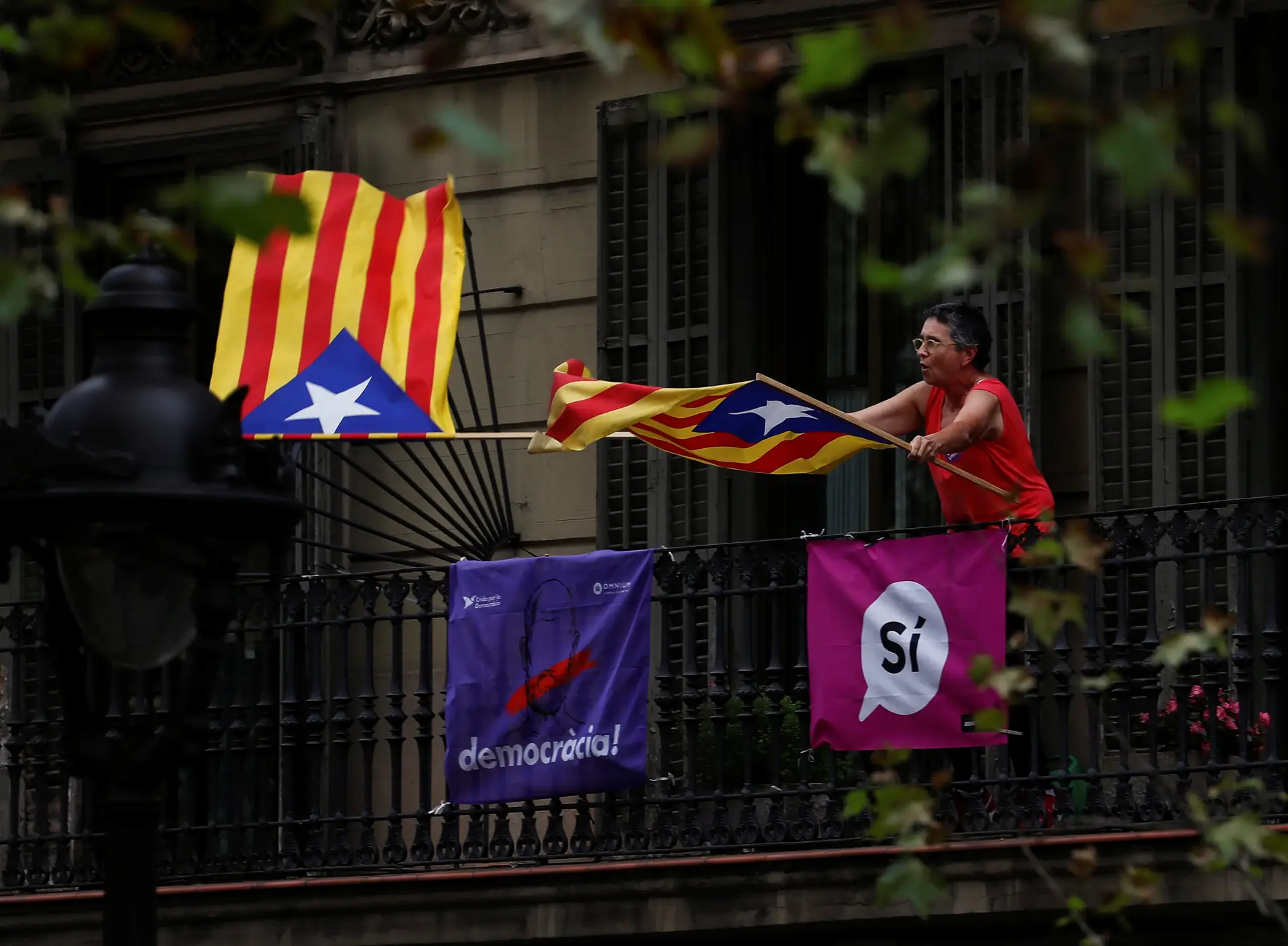 Tribunal Constitucional suspende sessão do parlamento catalão