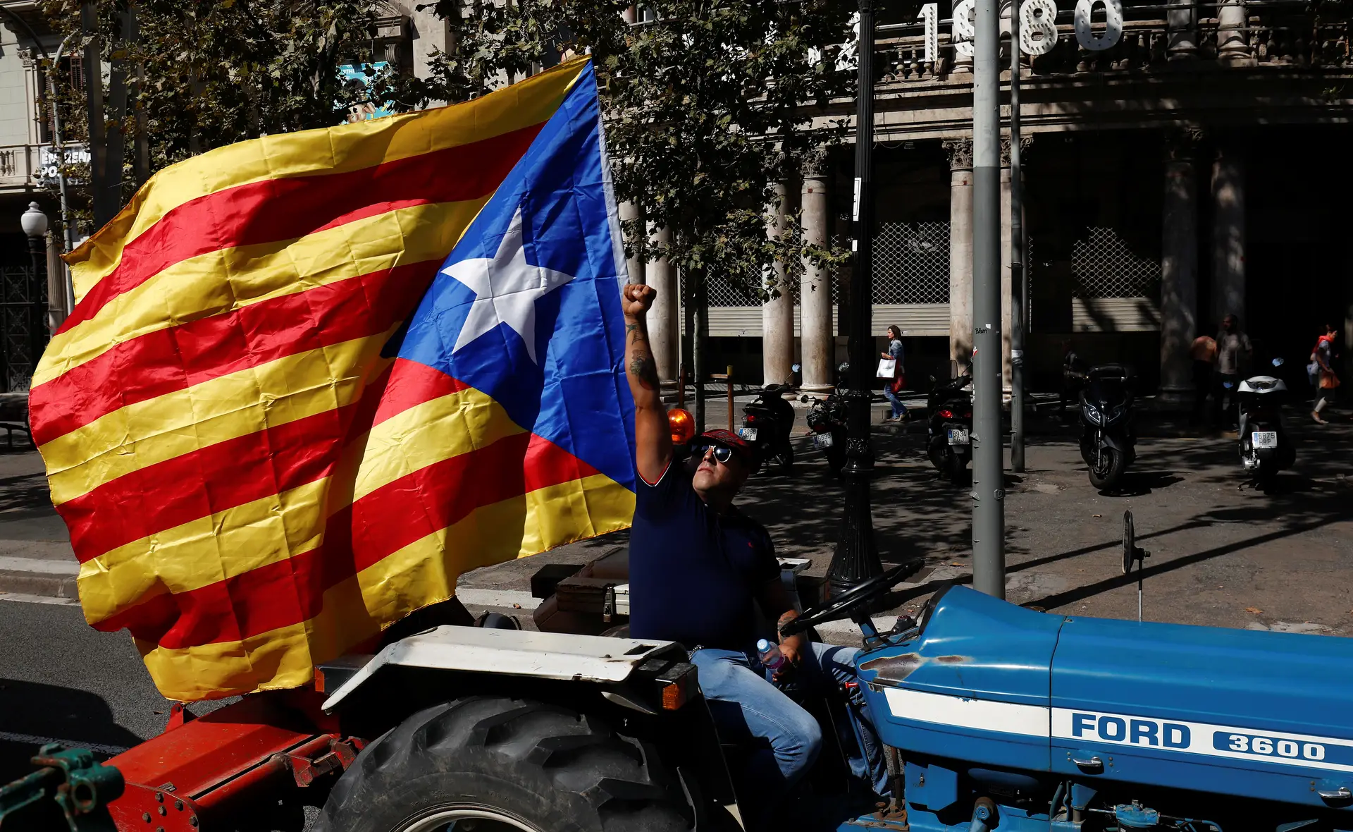 Polícia regional com ordem para encerrar assembleias no domingo na Catalunha