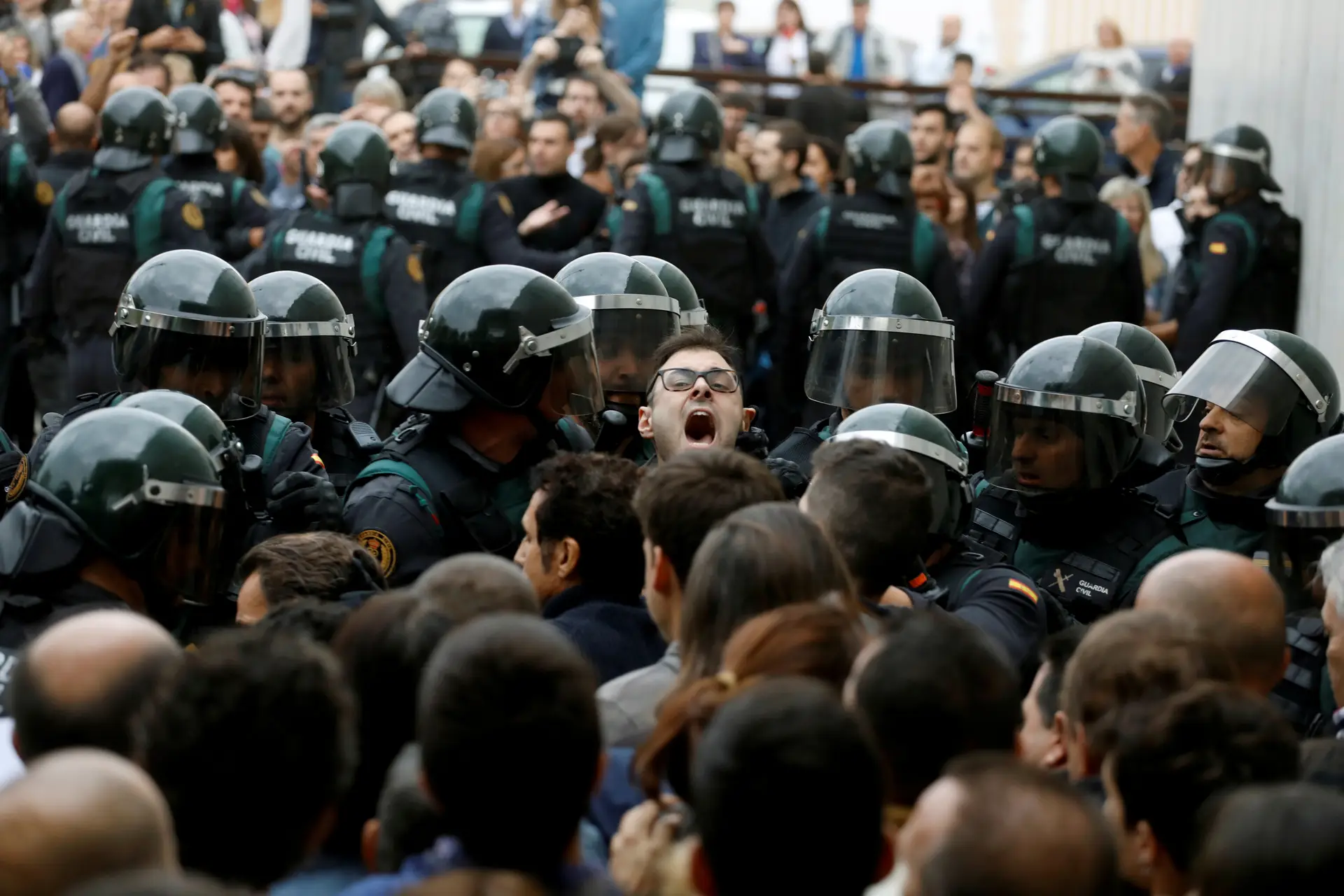 Ministério Público espanhol recusa abrir investigação às cargas policiais