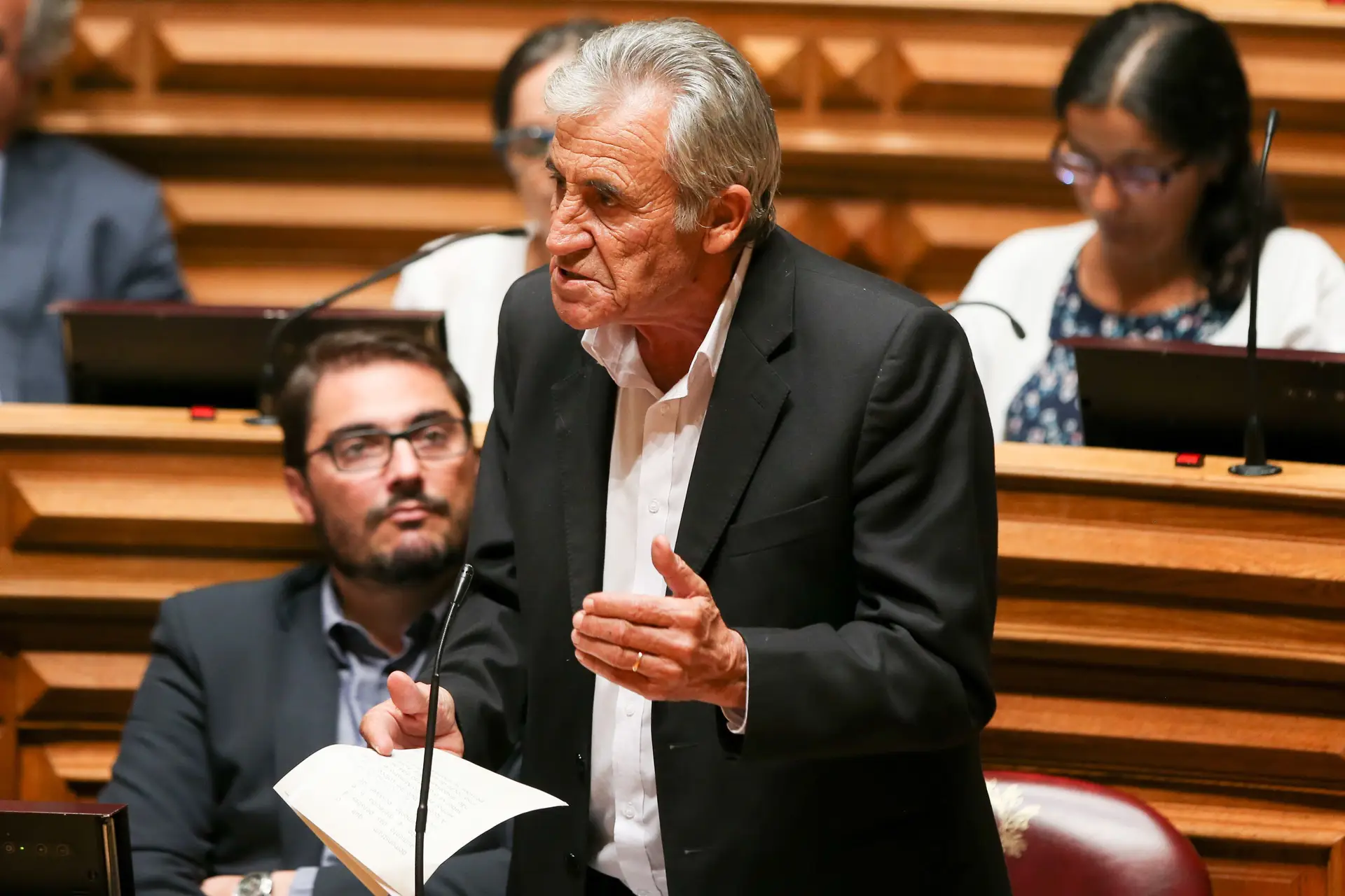 Jerónimo lembra a Cristas fábula da rã que queria ser boi