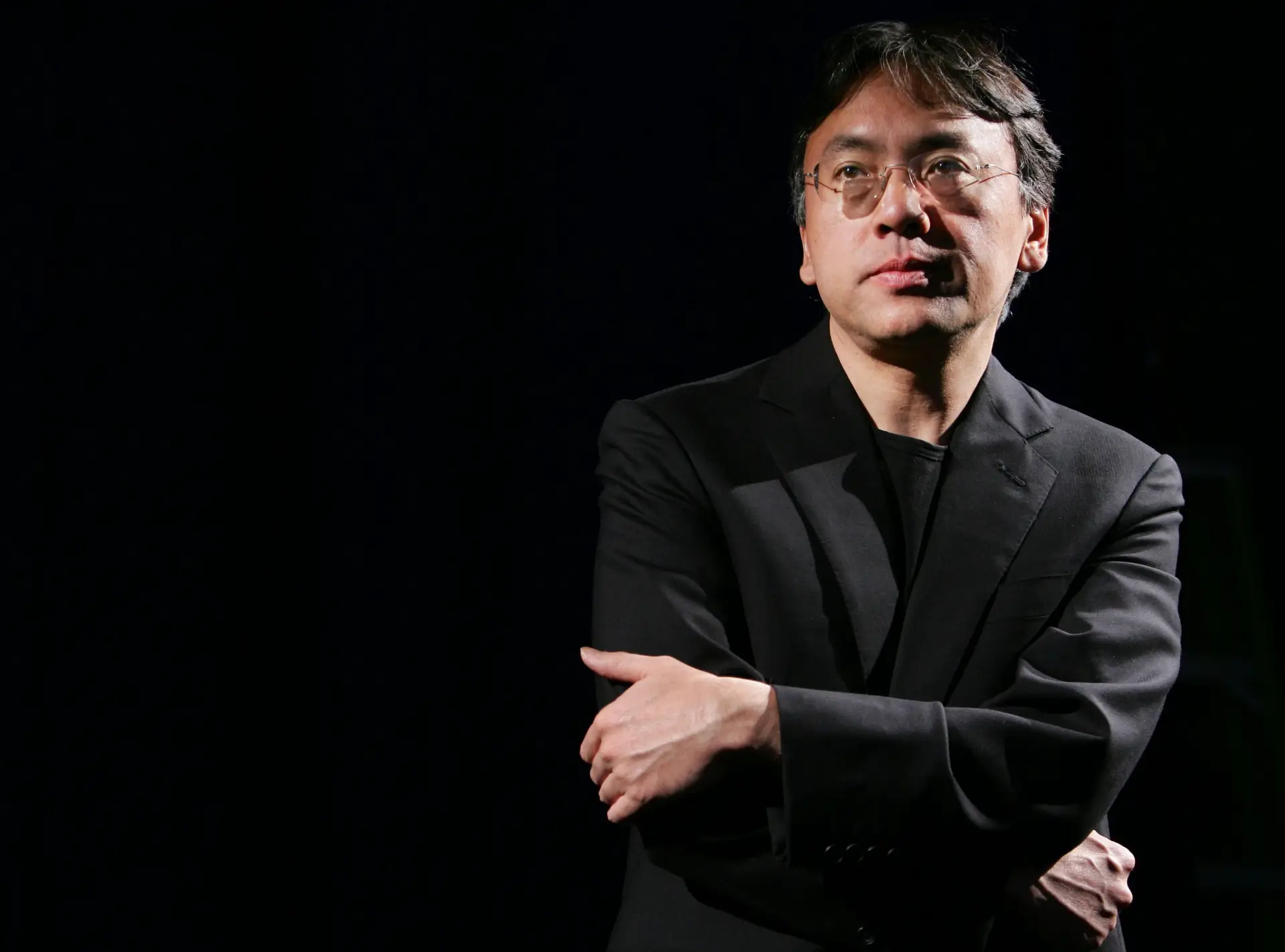 Kazuo Ishiguro vence Nobel da Literatura