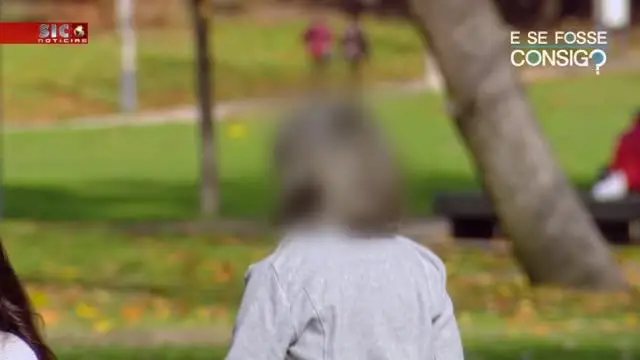 “Estúpida, burra, raio da miúda!”