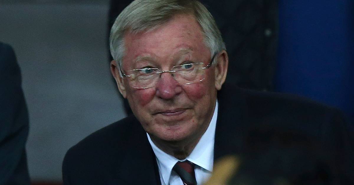 Alex Ferguson transportado ao hospital após sentir-se mal em Old Trafford