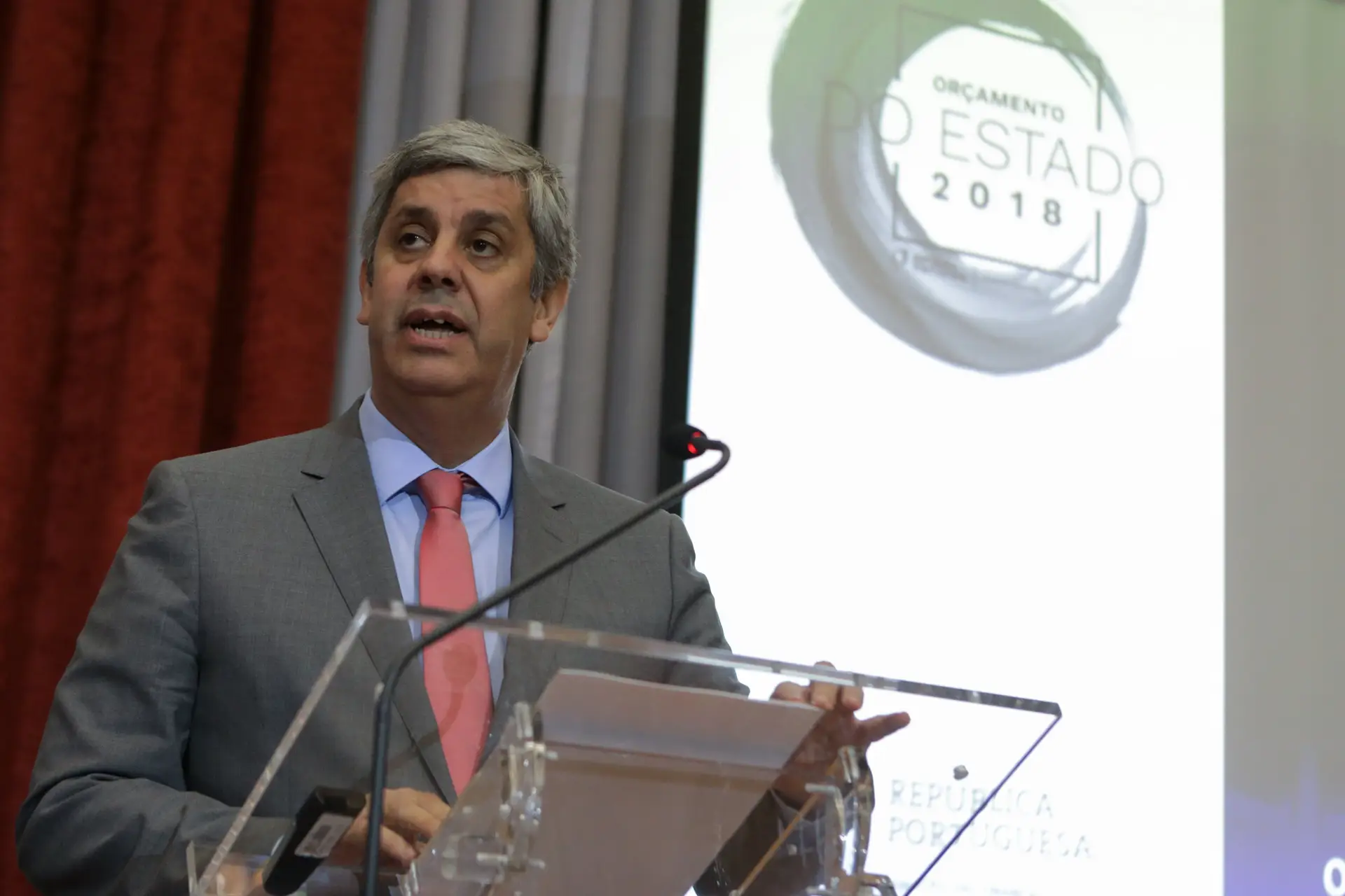 Governo estima défice de 1% do PIB e crescimento económico de 2,2%