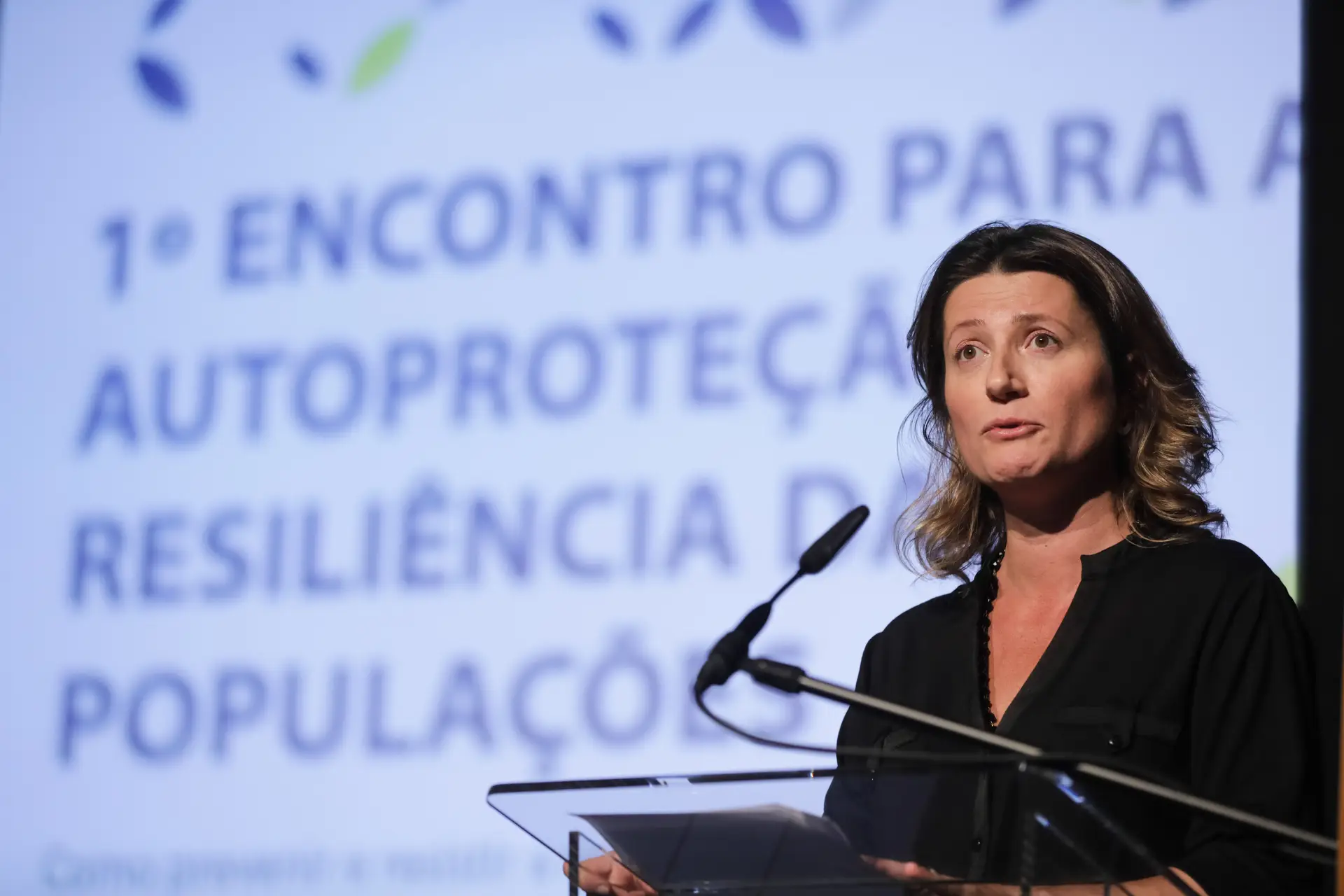 Nádia Piazza, presidente da Associação de Apoio às Vítimas de Pedrógão Grande, durante a intervenção no 1.º Encontro para a Autoproteção e Resiliência das Populações Locais, este sábado.