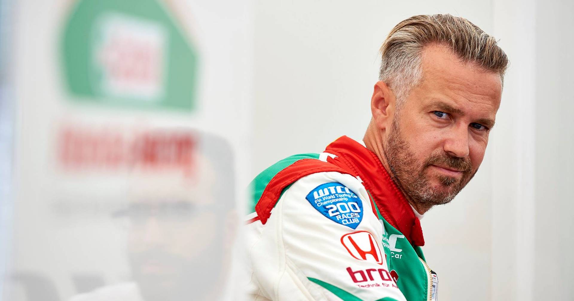 Tiago Monteiro em 14.º e 15.º antes de o WTCR chegar a Portugal