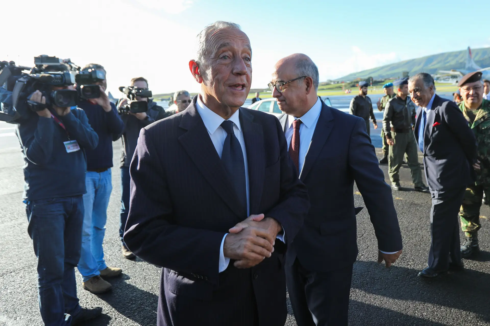 Emmanuel Macron esteve presente no funeral do professor de Arras