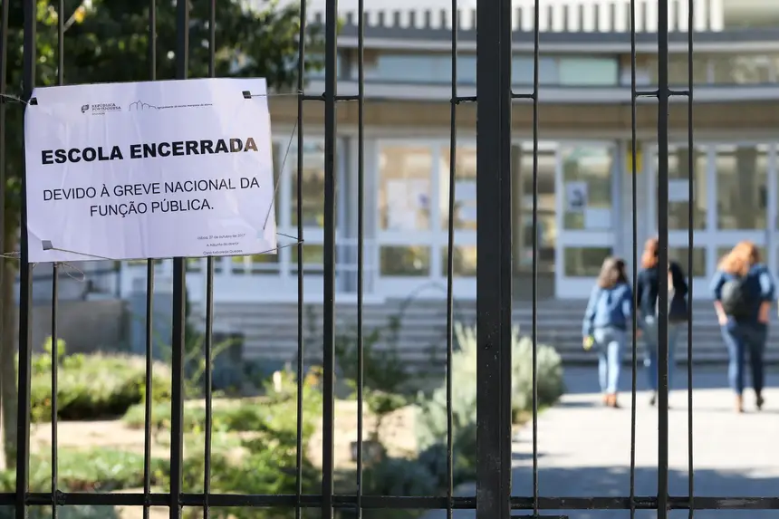 Resultado de imagem para Greve de funcionÃ¡rios pode fechar escolas hoje e sexta