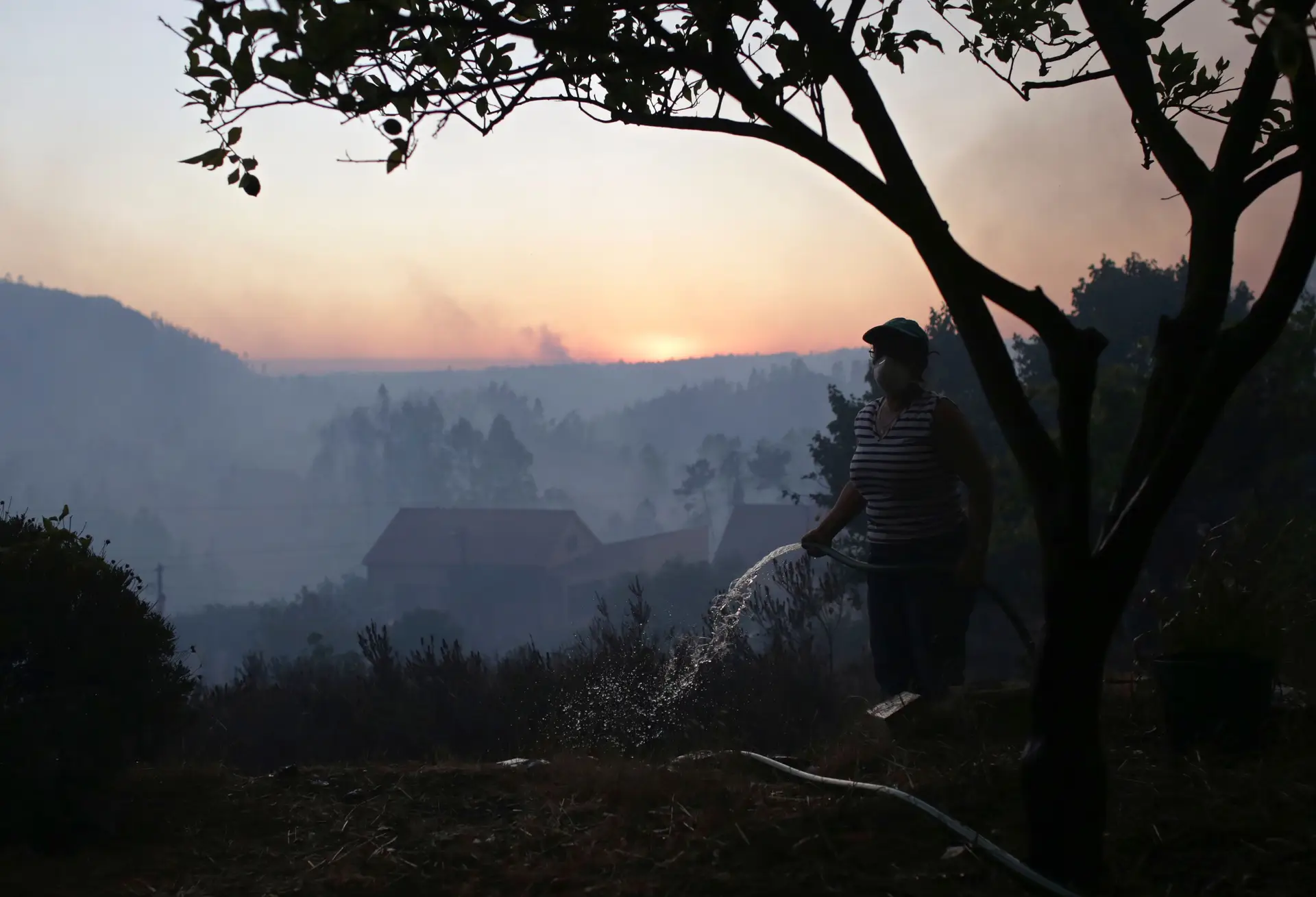13 concelhos de cinco distritos em risco máximo de incêndio
