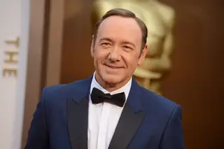 Kevin Spacey pede desculpa a ator que o acusa de assédio e assume homossexualidade