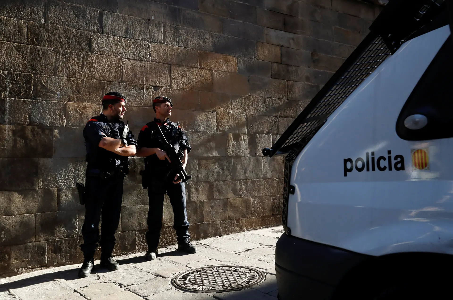 Polícia espanhola detém suspeito de recrutar combatentes para o Daesh