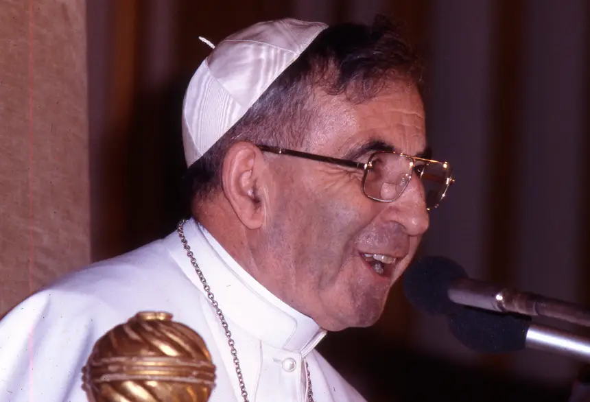 Vaticano dá primeiro passo para beatificação de papa João Paulo I - SIC Notícias