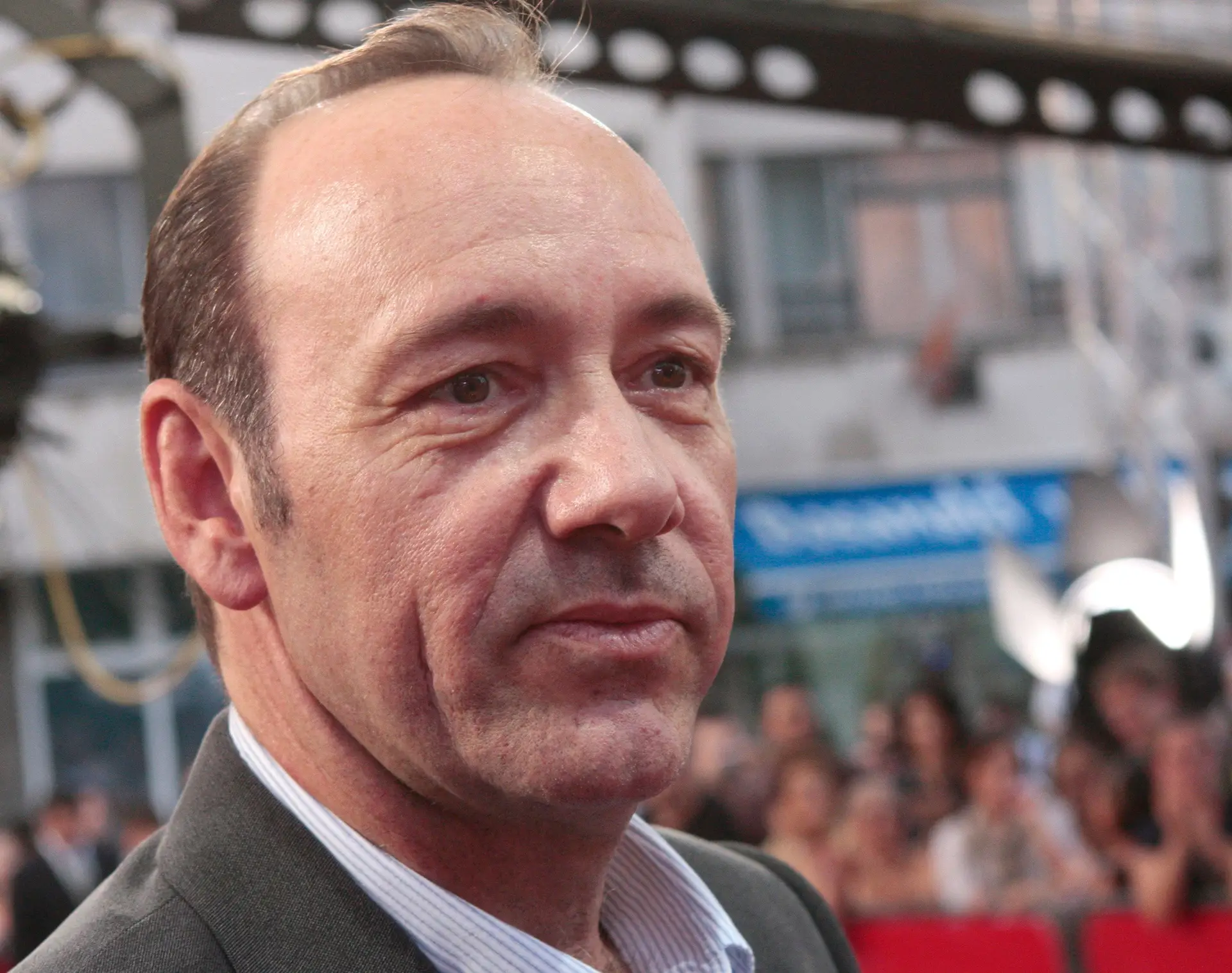 Kevin Spacey "apagado" de filme de Ridley Scott a mês e meio da estreia 
