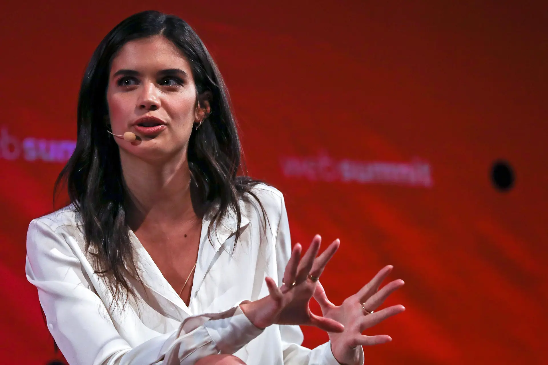 Sara Sampaio insta modelos a denunciarem situações de abuso
