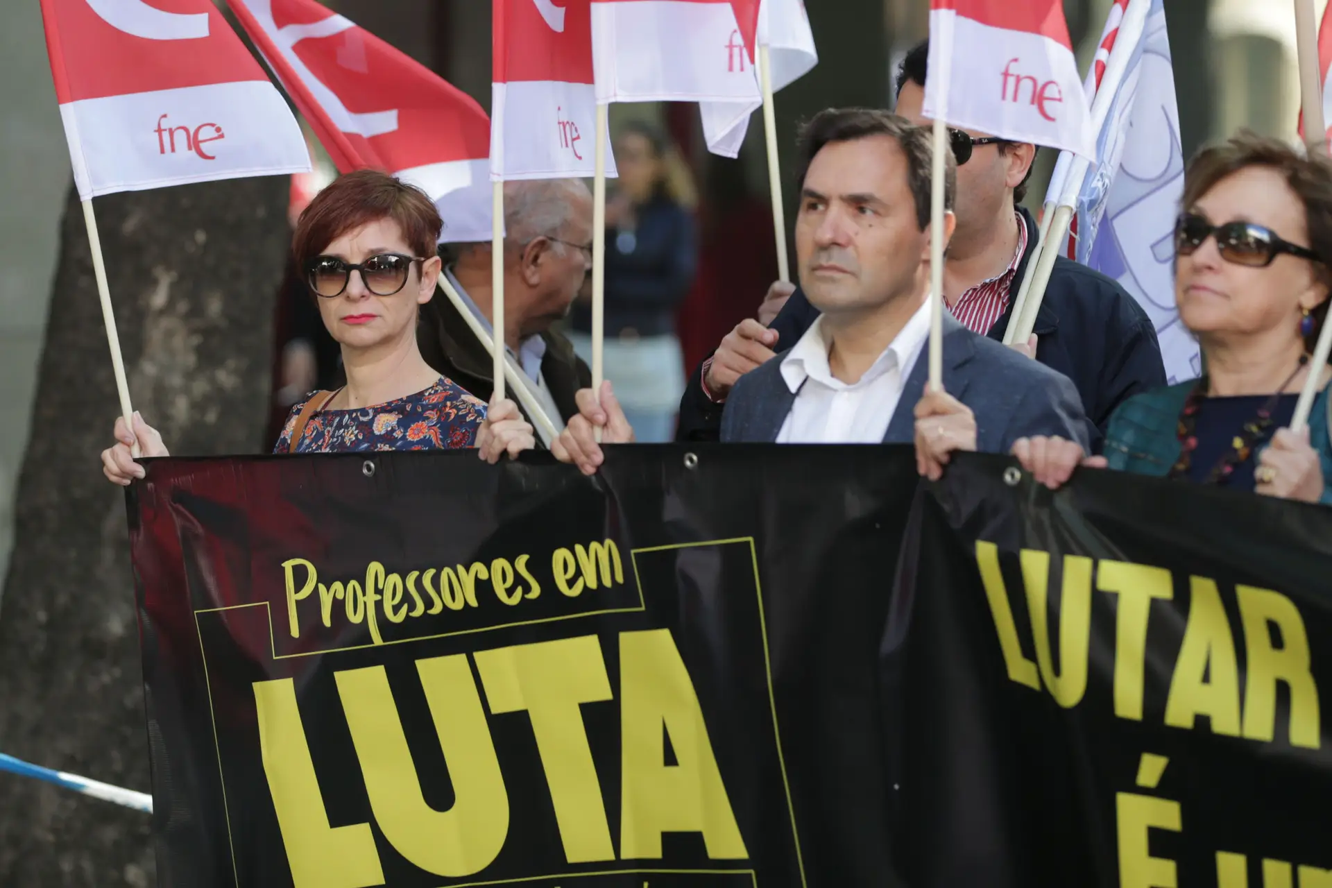 PCP, BE e PEV apoiam luta dos docentes