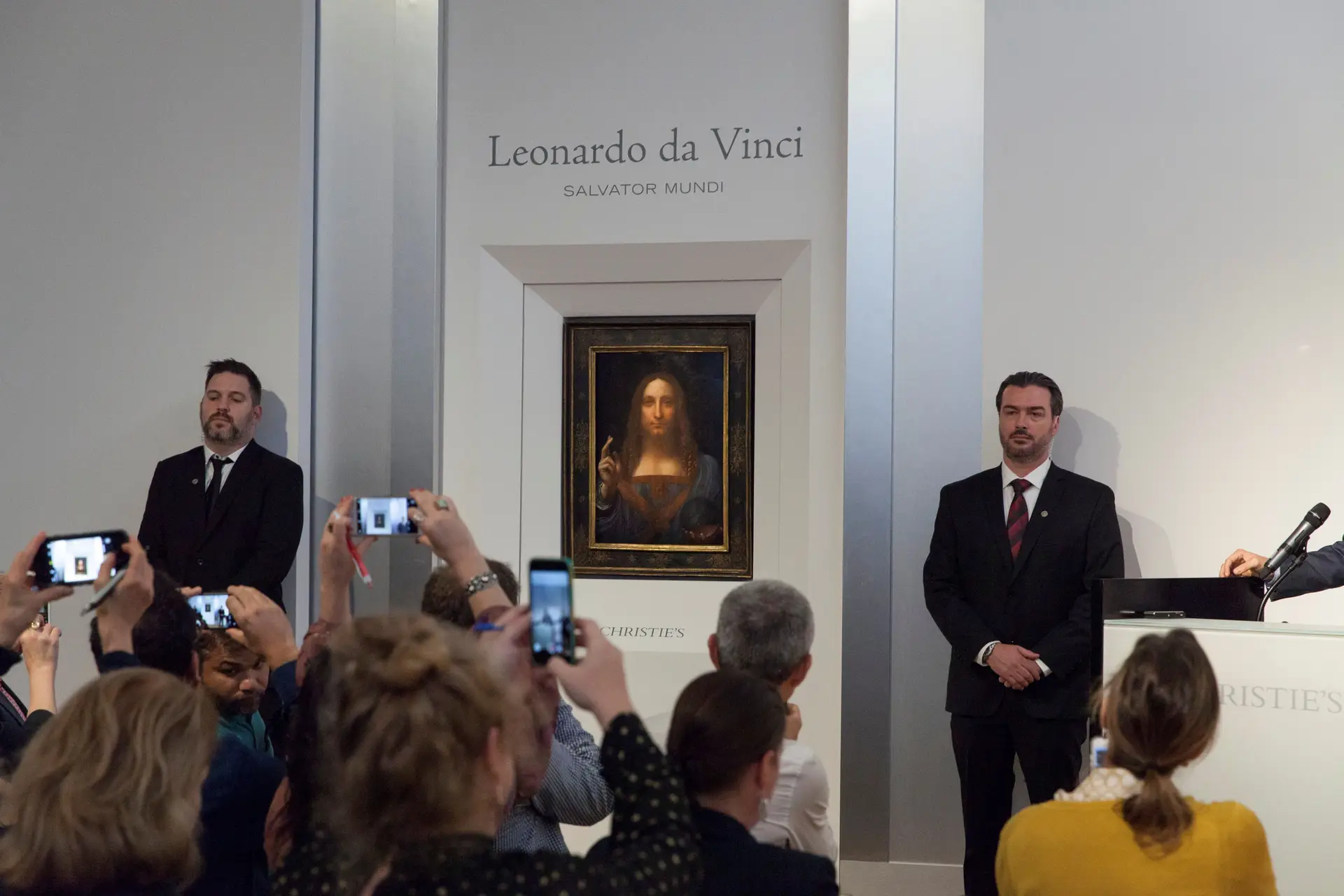 "Salvator Mundi" de Leonardo da Vinci vai hoje a leilão