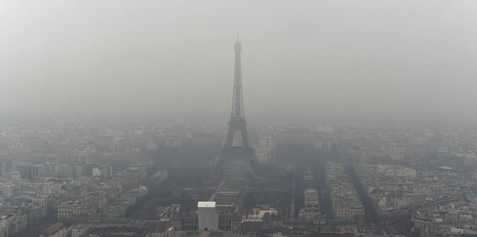 Conjugação de baixas temperaturas com alta poluição em Paris em janeiro de 2017
