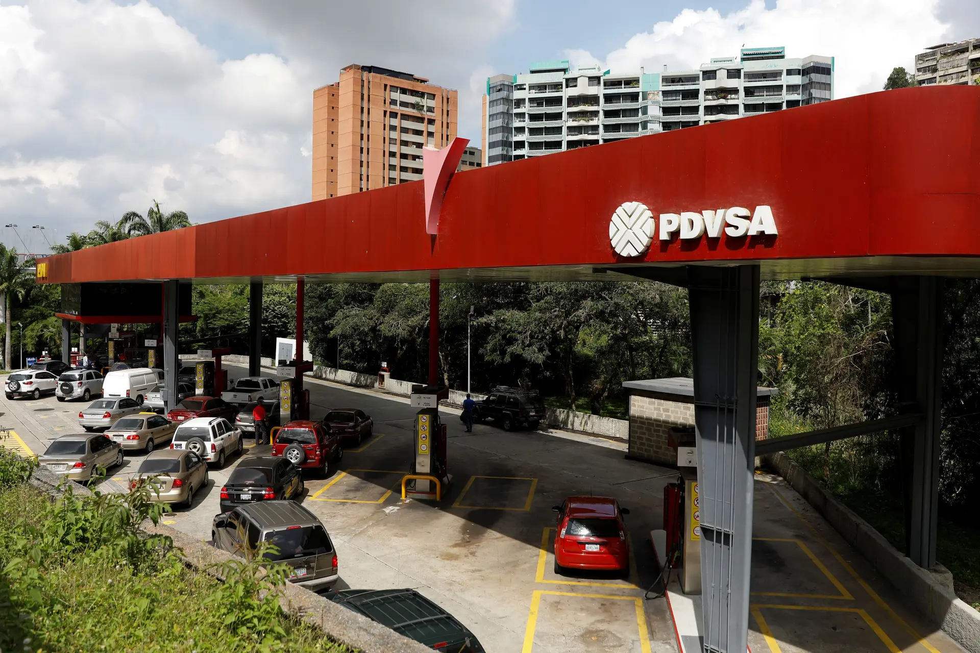 Detidos quase 50 suspeitos de corrupção na petrolífera estatal PDVSA