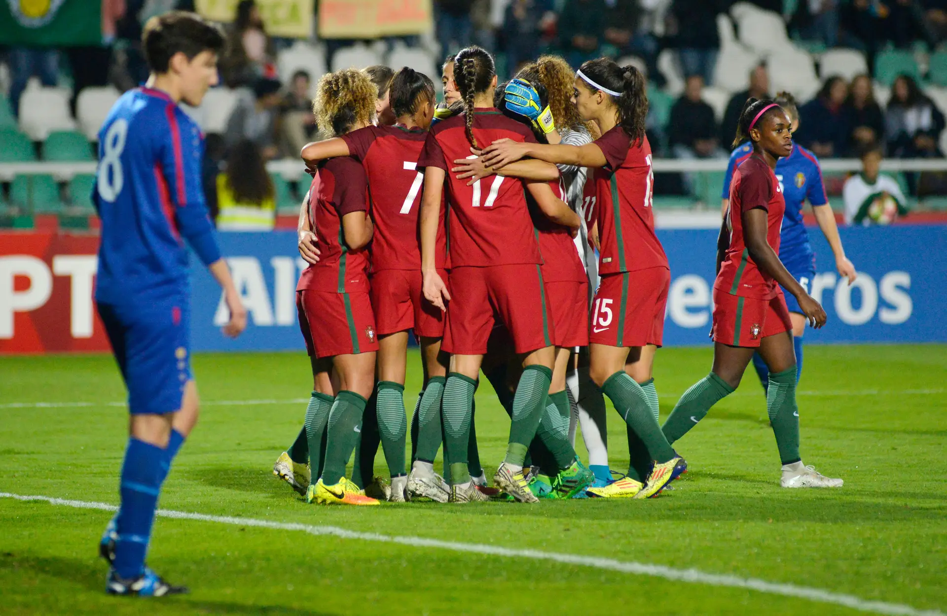 A seleção feminina de futebol venceu a Moldávia por 8-0, num jogo no Estádio do Bonfim, em Setúbal, de apuramento para o Mundial 2019.