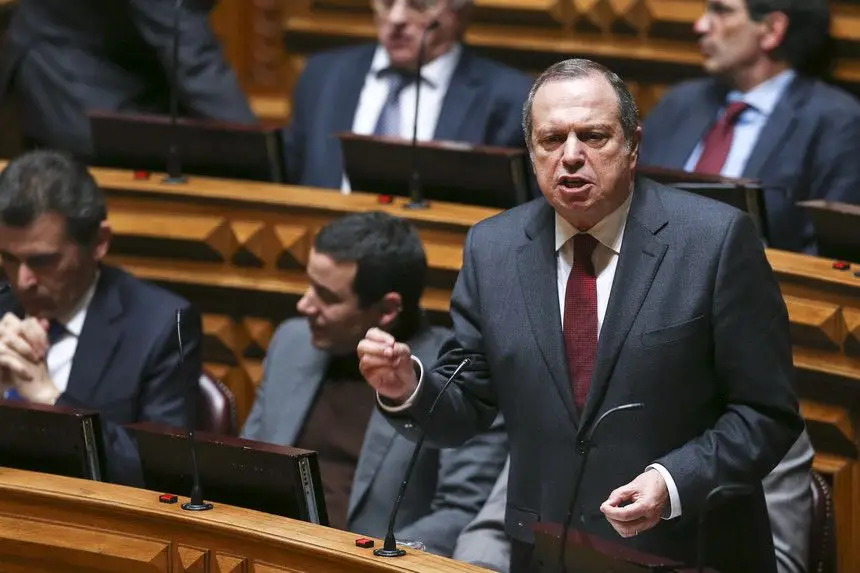 Sic Noticias Lider Parlamentar Do Ps Nega Participacao Contra Ascenso Simoes