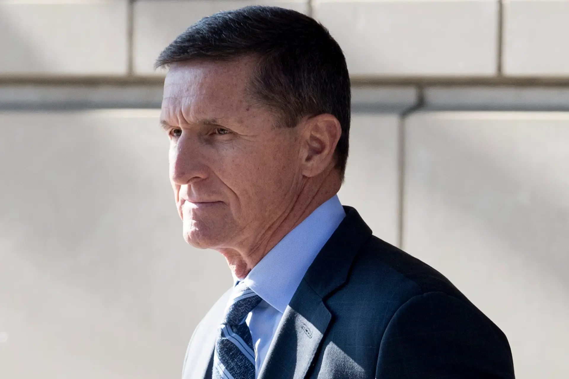 Ex-conselheiro de Trump "obstruiu" investigação sobre conluio com Rússia