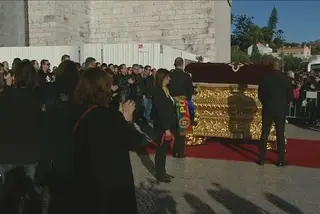 Despedida de Zé Pedro ao som de "Para Sempre"