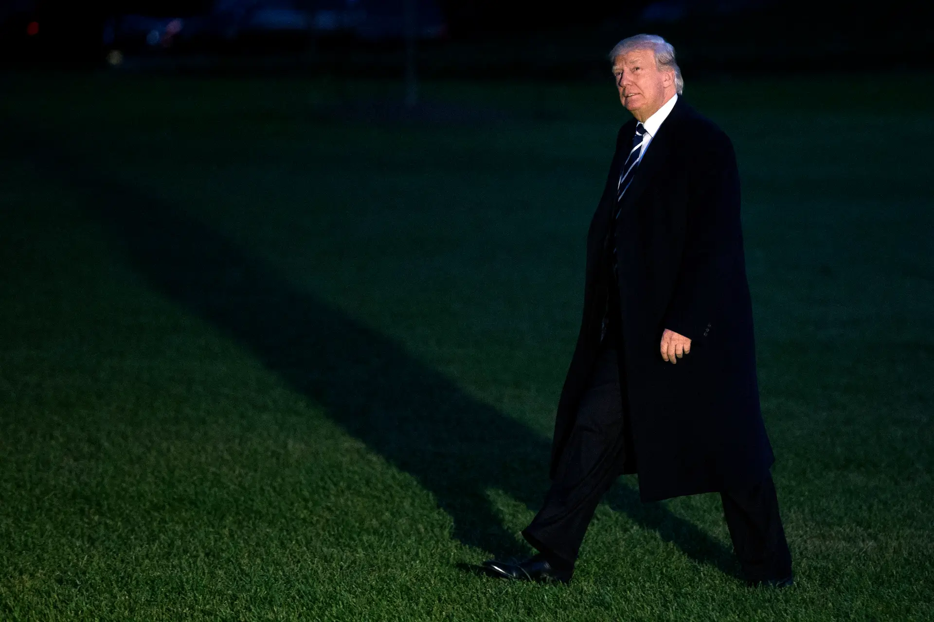 Donald Trump diz que reputação do FBI está "de rastos"