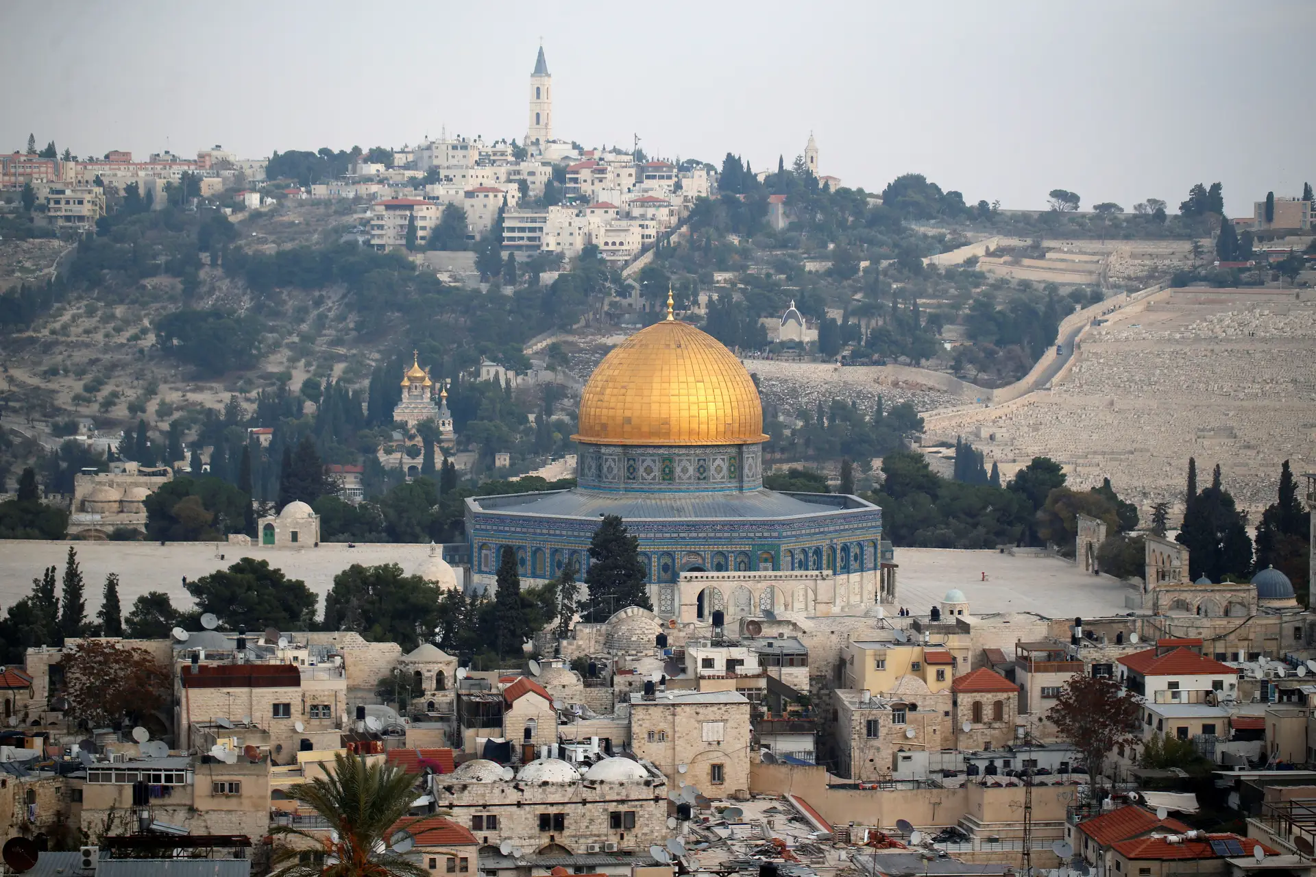 A Cúpula do Rochedo na Cidade Velha de Jerusalém
